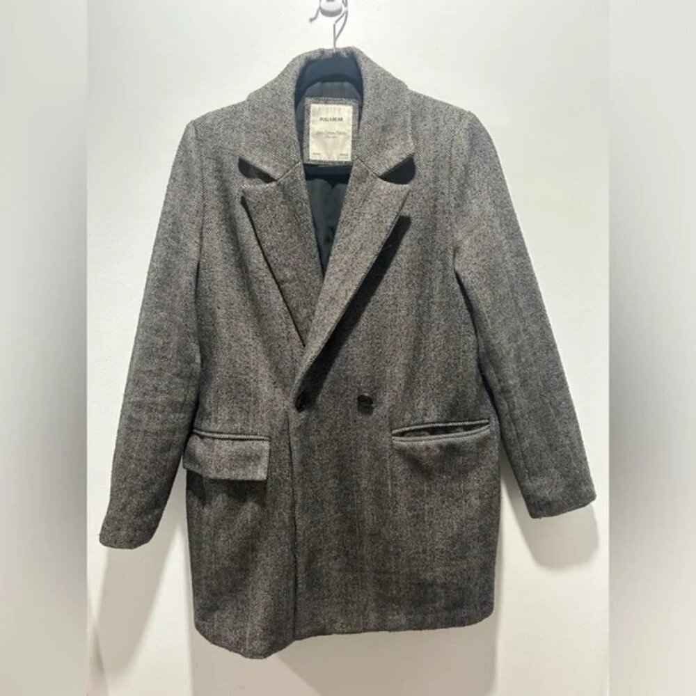 PULL & BEAR size M oversized long sleeve coat, with pockets, liner